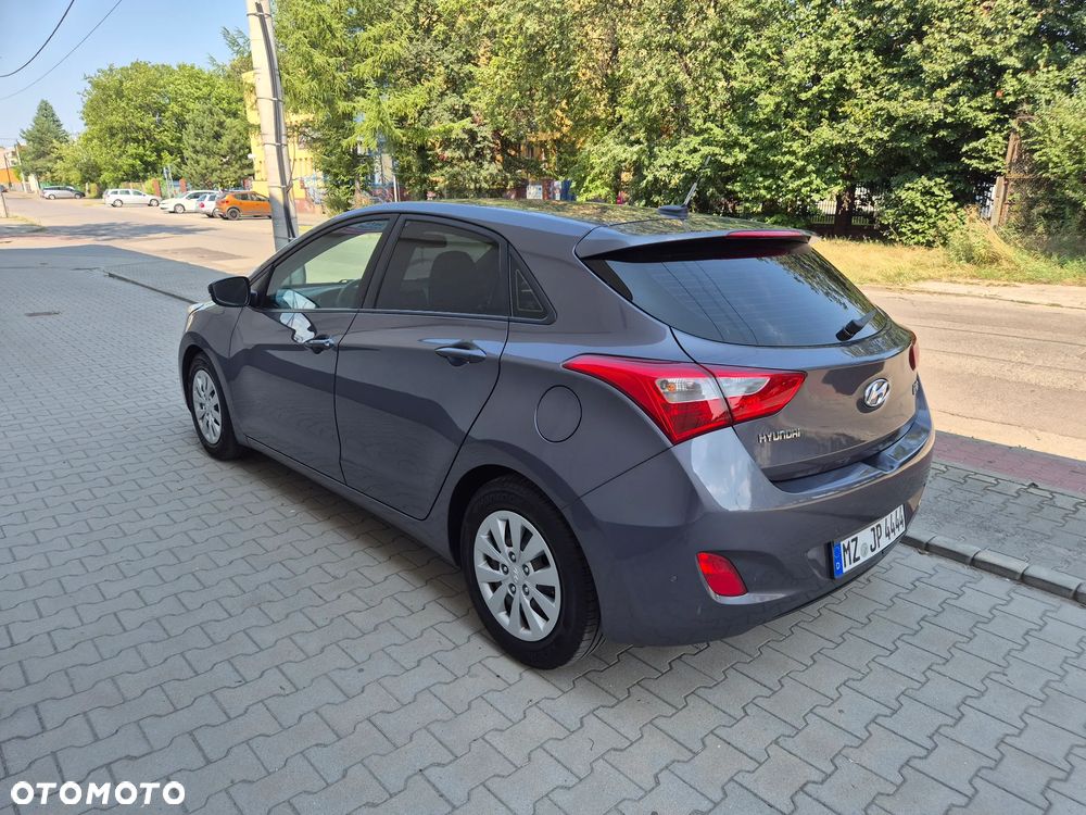 Hyundai i30 1.4 Passion - 9