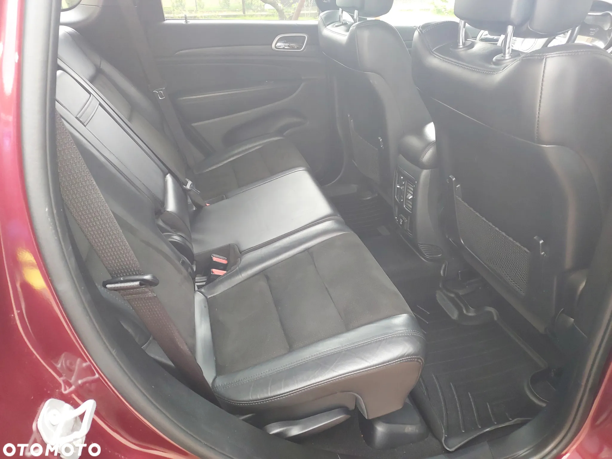 Jeep Grand Cherokee - 26