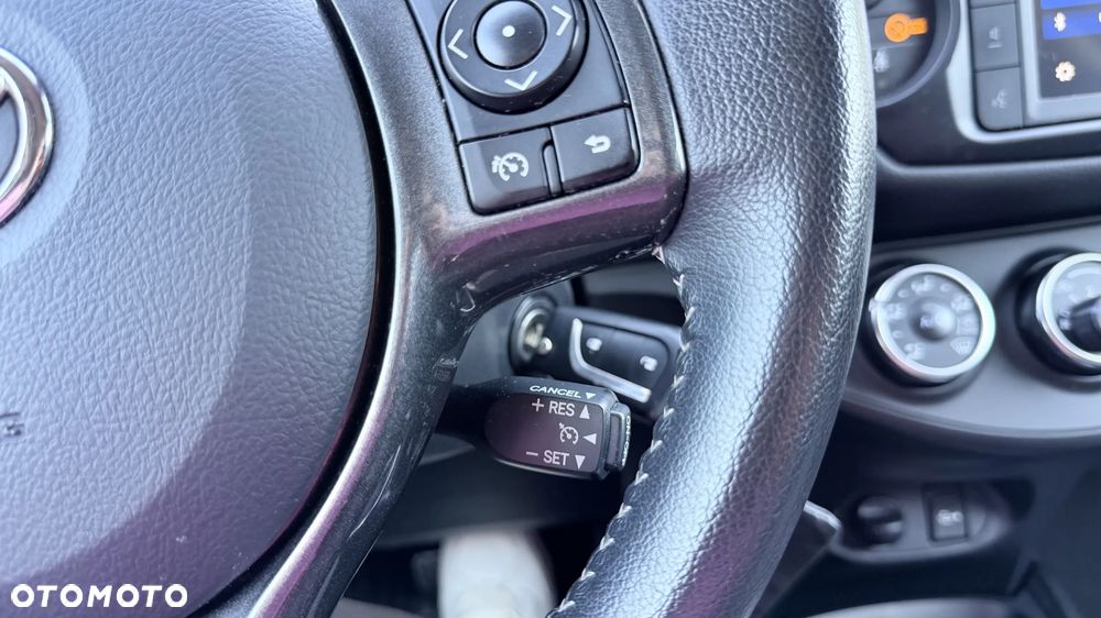 Toyota Yaris 1.5 20th Anniversary CVT - 25