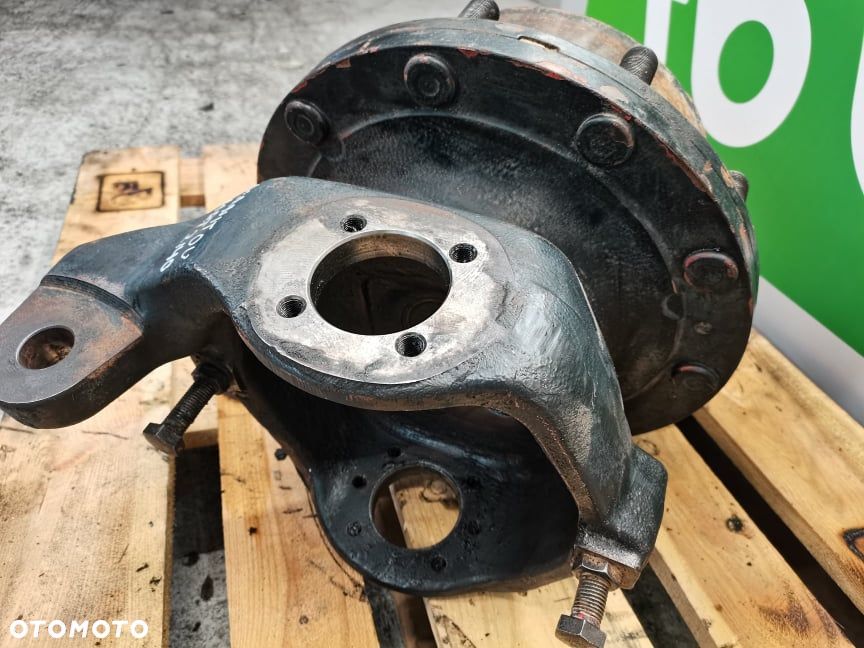 Zwrotnica Manitou MRT 2145 {Spicer 212.06.003.76.9} - 3