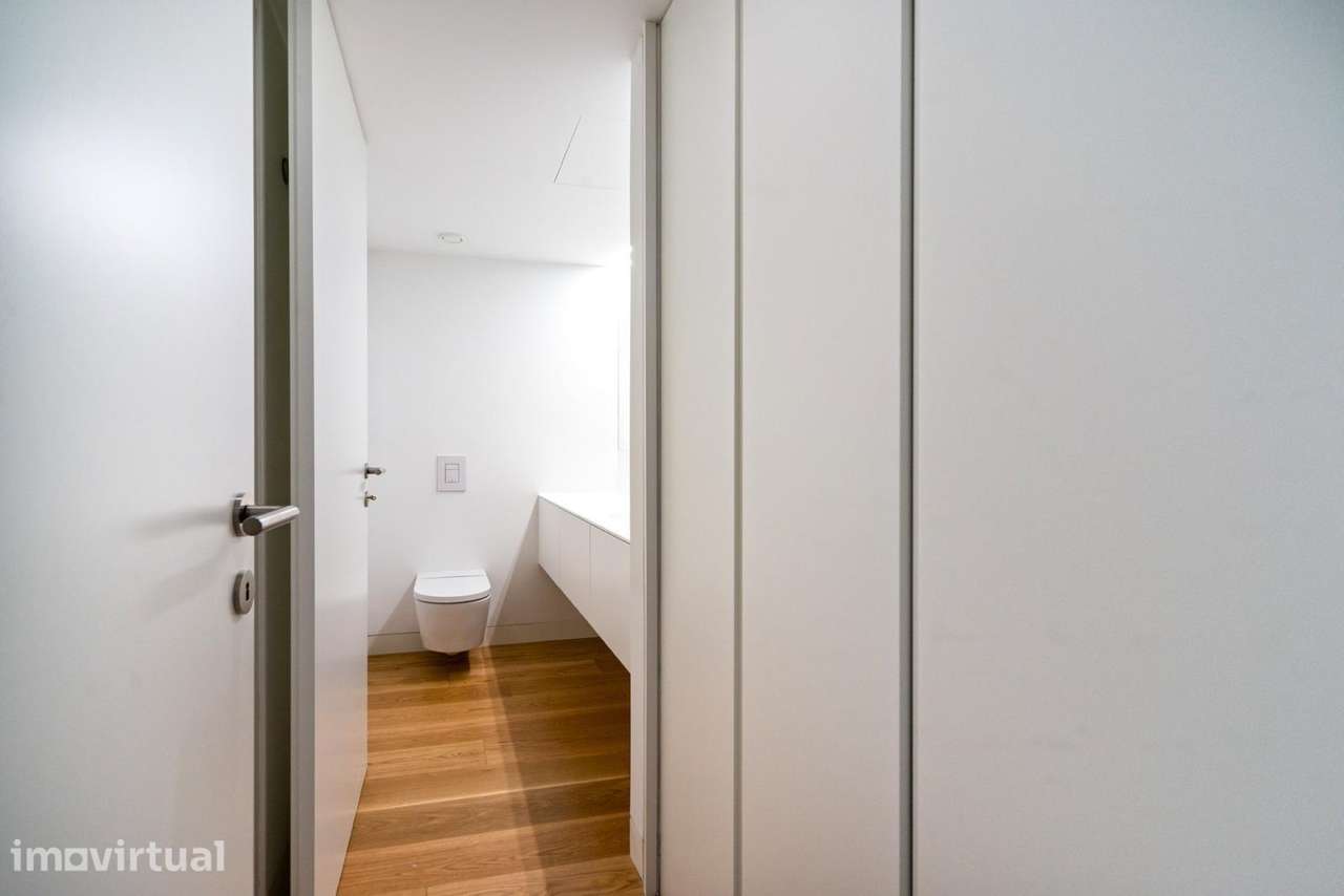 Apartamento T2 para arrendar no Condomínio Unique Belém na Rua General - Grande imagem: 4/22