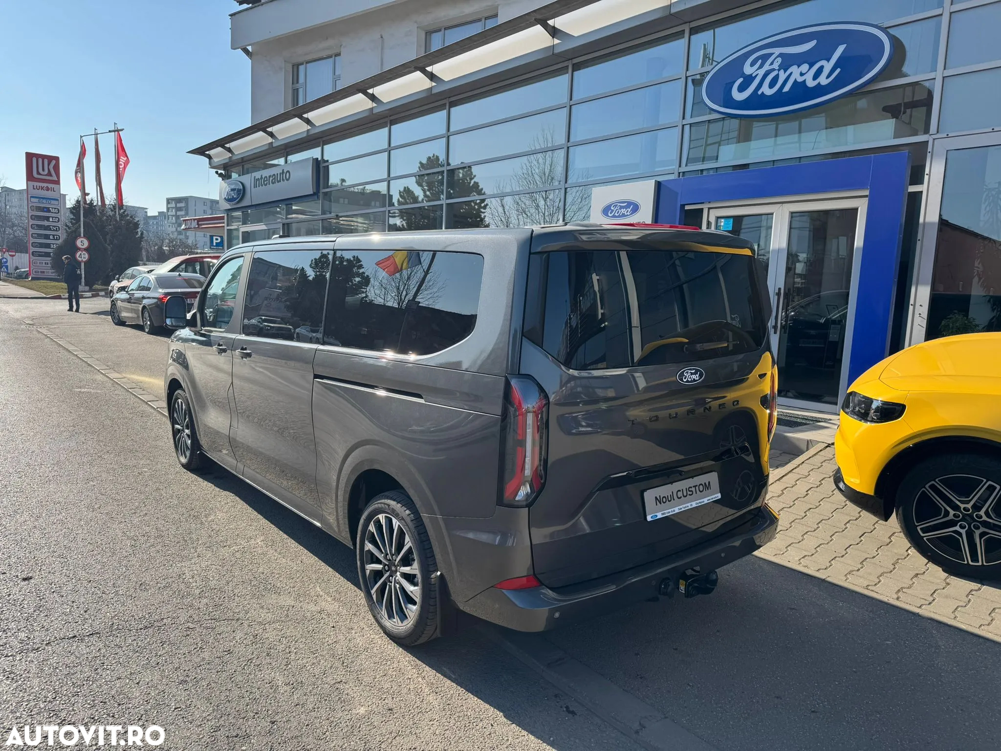 Ford Tourneo Custom Bus 320 2.0 EcoBlue 170 CP L1H1 Titanium Aut. - 12