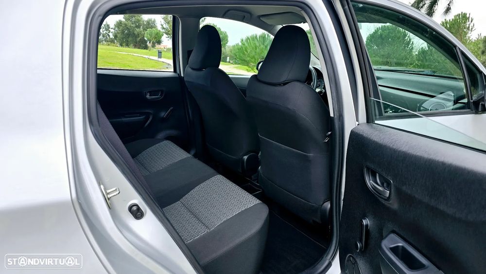 Toyota Yaris 1.33 VVT-i Comfort+P.Style - 39