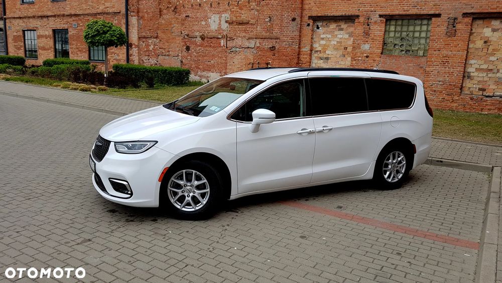Chrysler Pacifica - 4