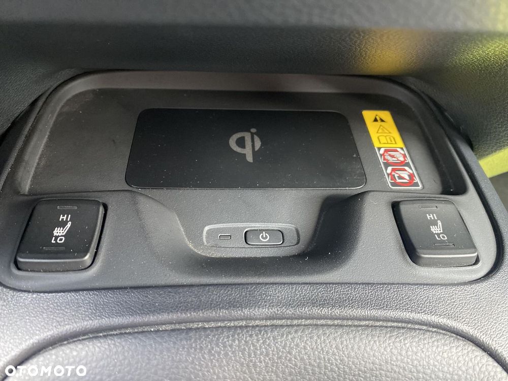 Toyota Corolla 1.8 Hybrid Comfort - 24