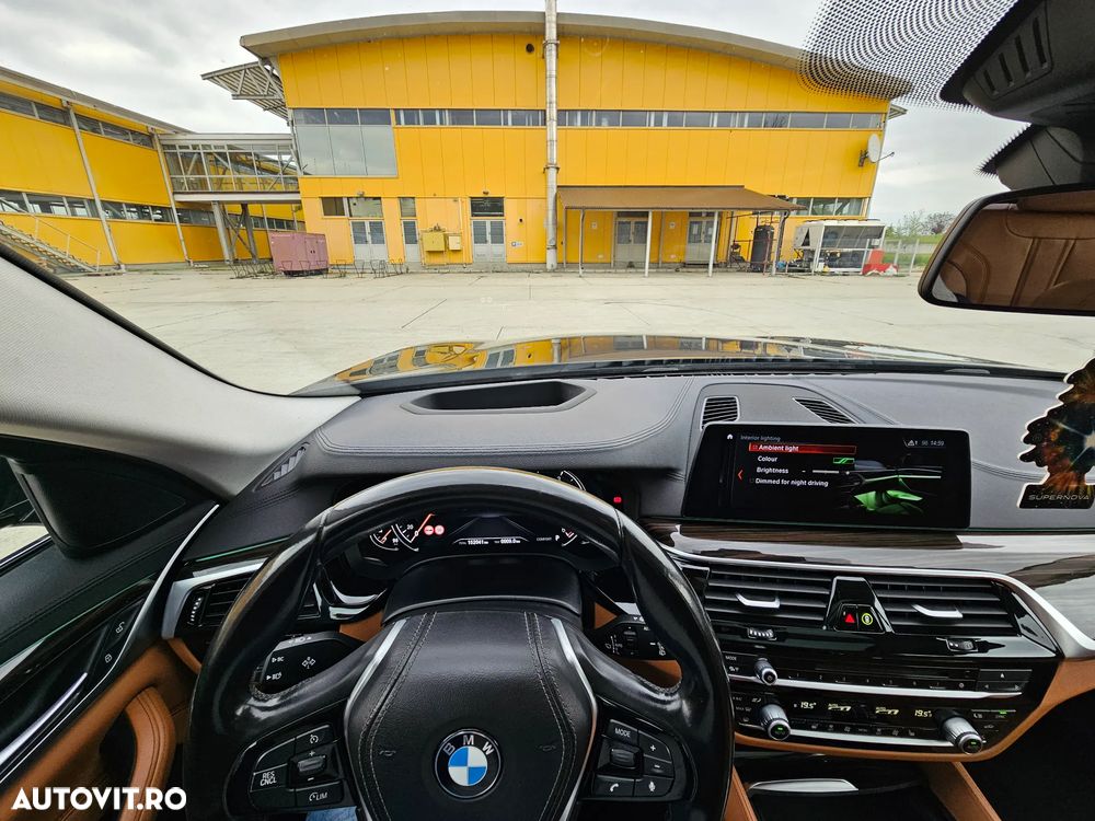 BMW Seria 5 520d Aut. Luxury Line - 7