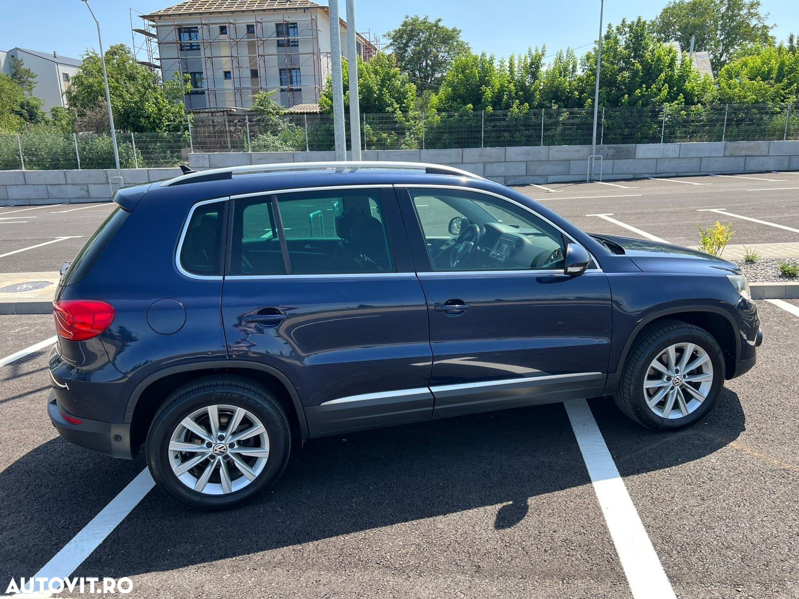 Volkswagen Tiguan - 2