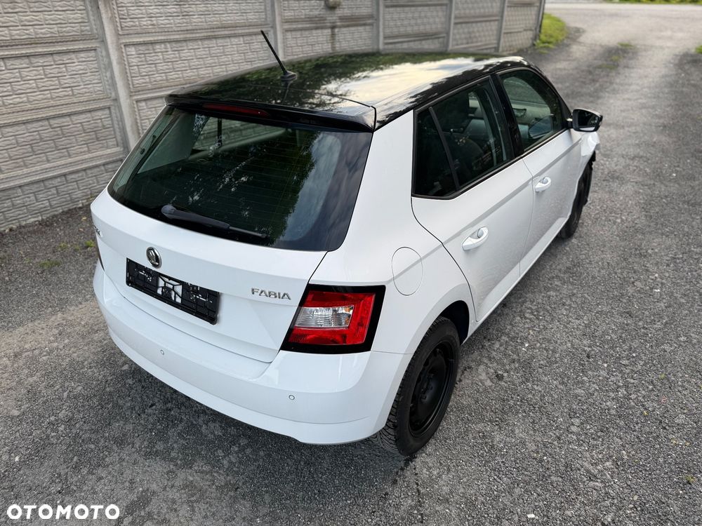 Skoda Fabia 1.0 TSI Style Color - 19
