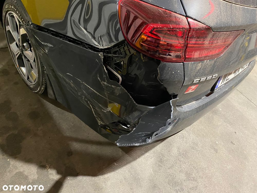 Kia Ceed 1.5 T-GDI Business Line Plus - 26