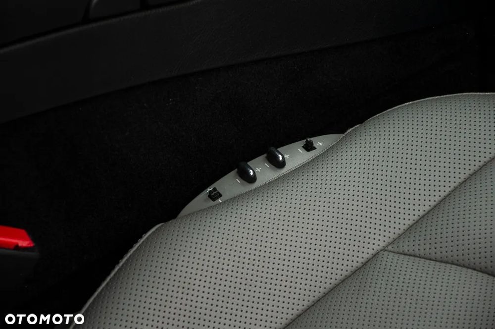 Mercedes-Benz CLK 350 7G-TRONIC Avantgarde - 35