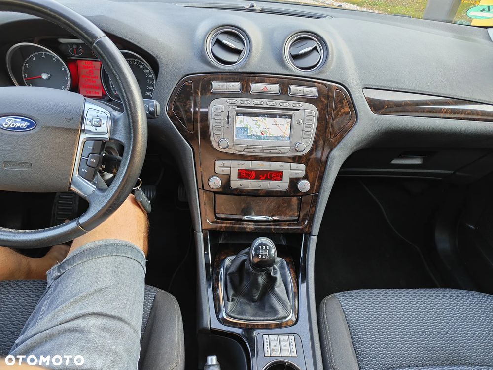 Ford Mondeo 2.0 Ghia X100 / X - 23