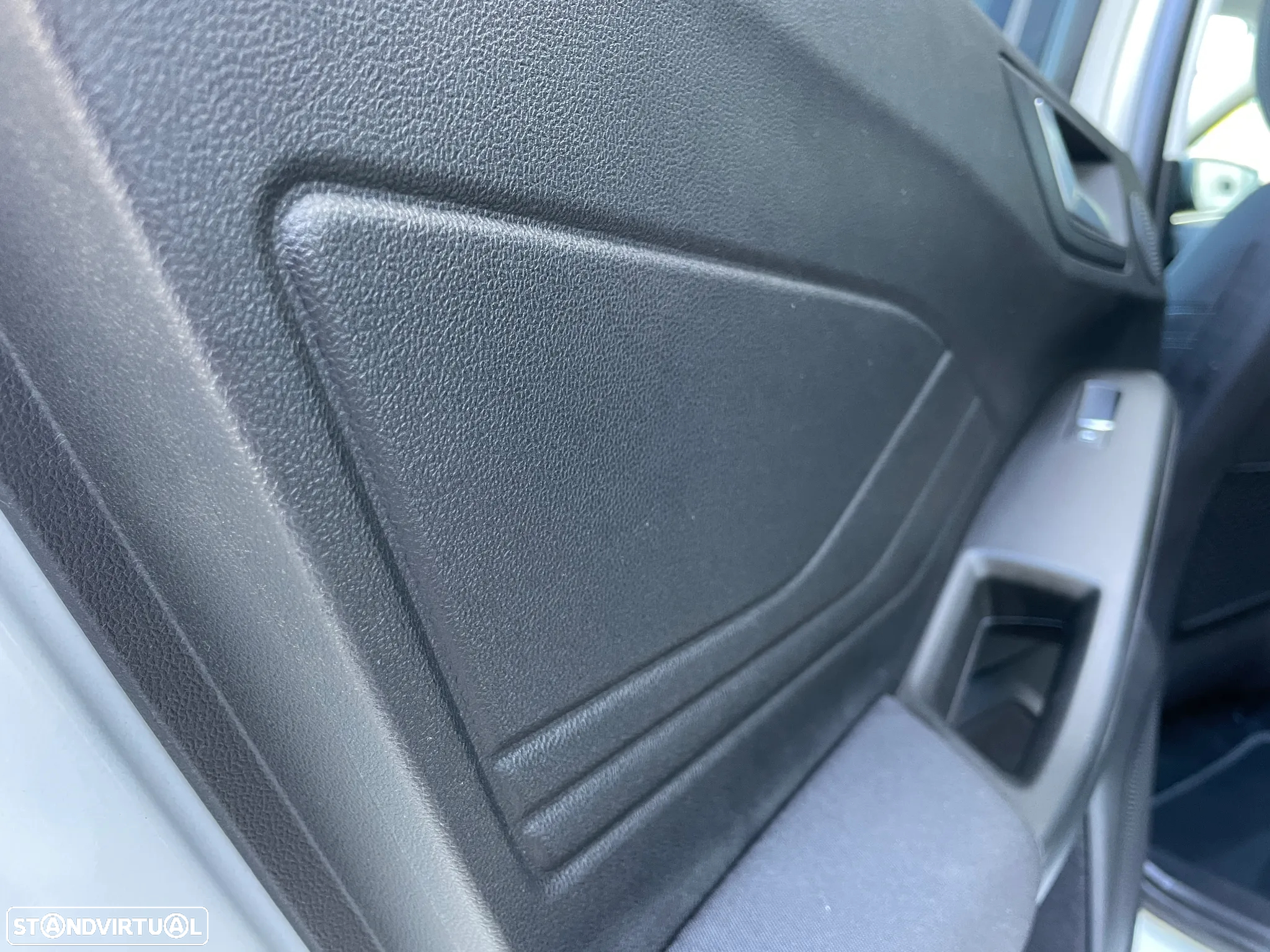 Ford Focus 1.0 EcoBoost Active - 27