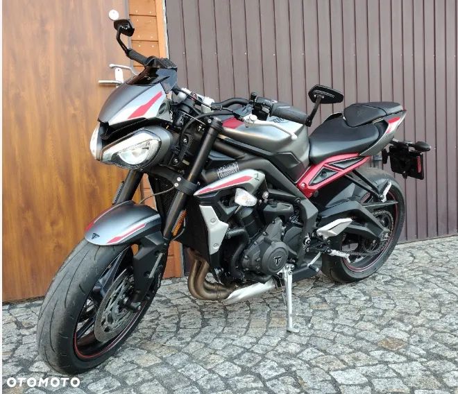 Triumph Street Triple - 1