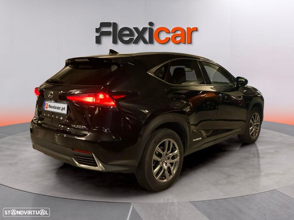 Lexus NX 300h Executive - 4