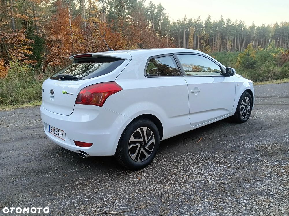 Kia ProCeed - 4