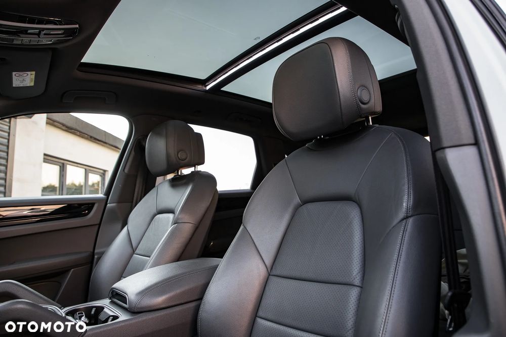 Porsche Cayenne Platinum Edition - 10