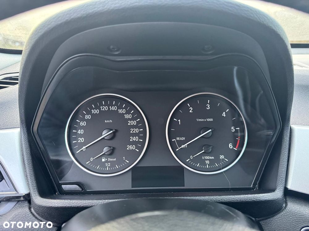 BMW X1 xDrive18d Sport Line - 11