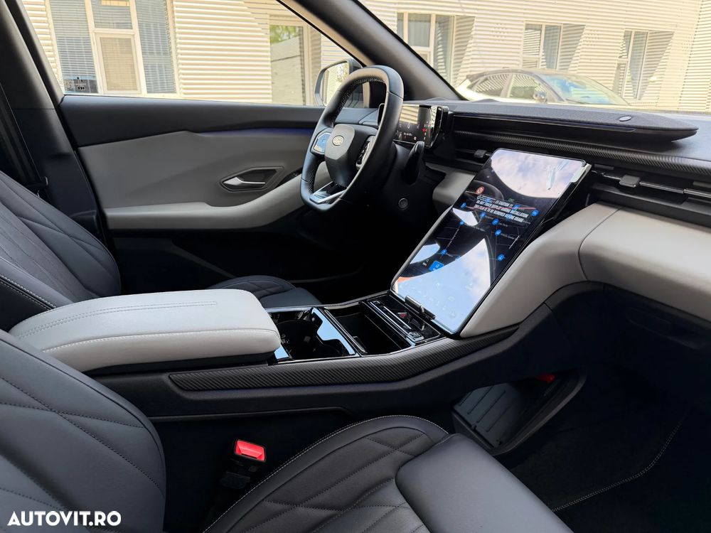 Ford Explorer RWD 77 kWh Extended Range Premium - 17