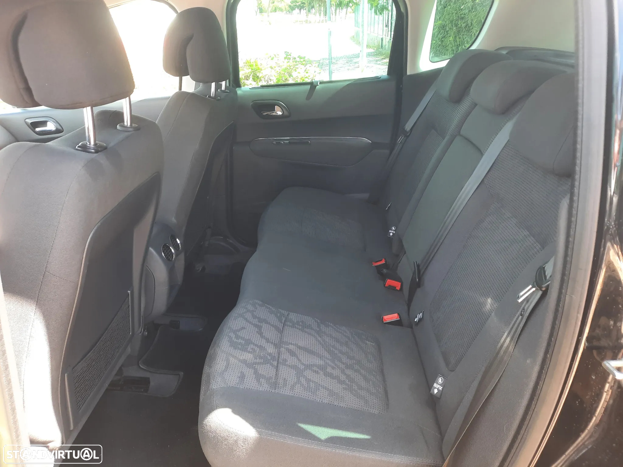 Peugeot 3008 1.6 e-HDi Active 2-Tronic - 4