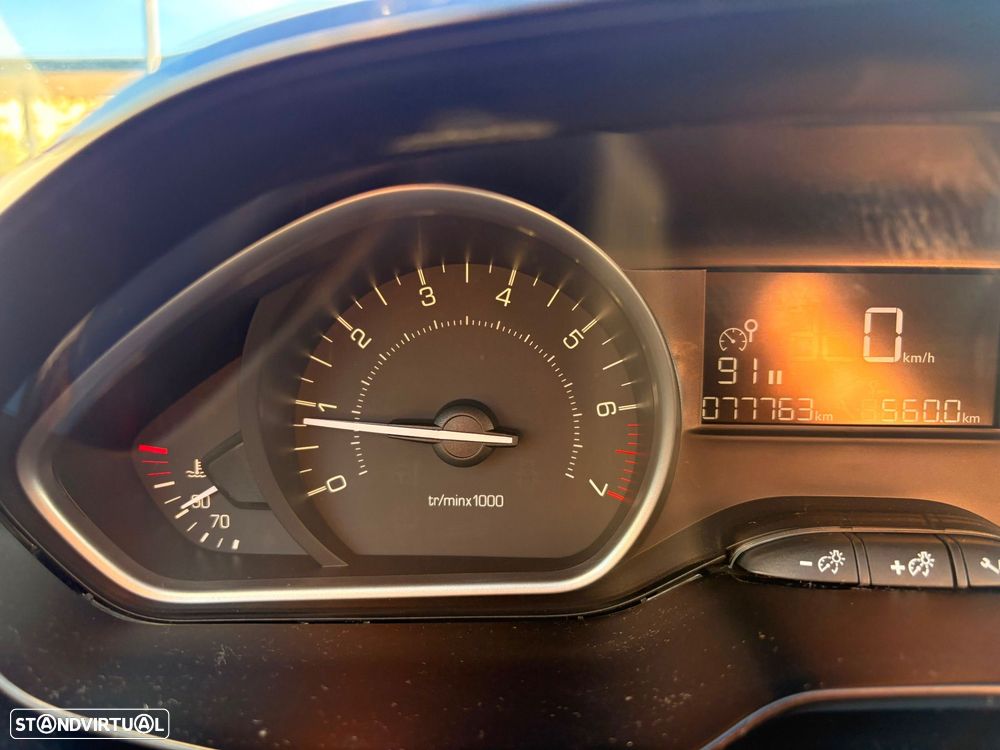 Peugeot 208 1.2 PureTech Style - 1