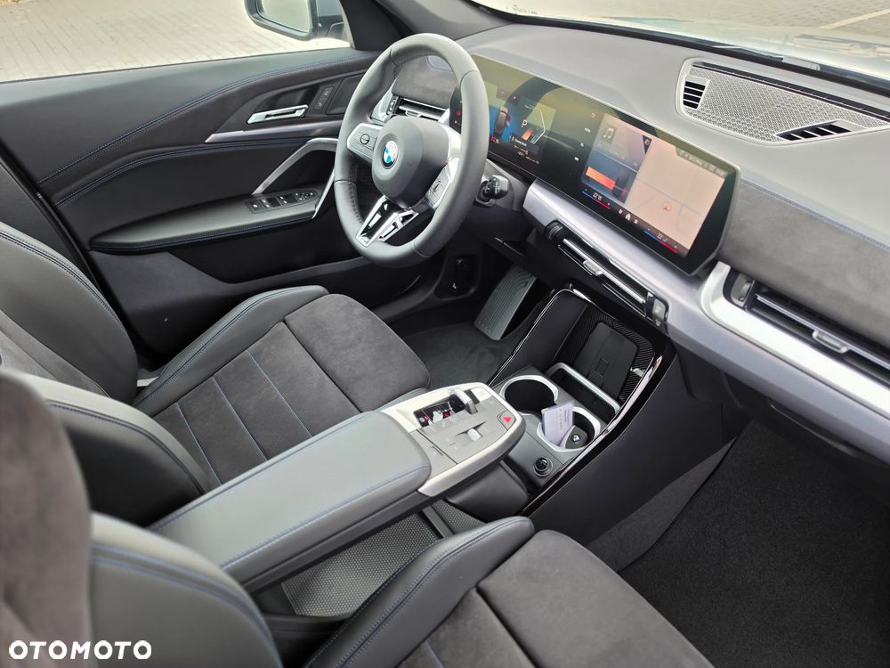 BMW X1 sDrive20i mHEV - 28