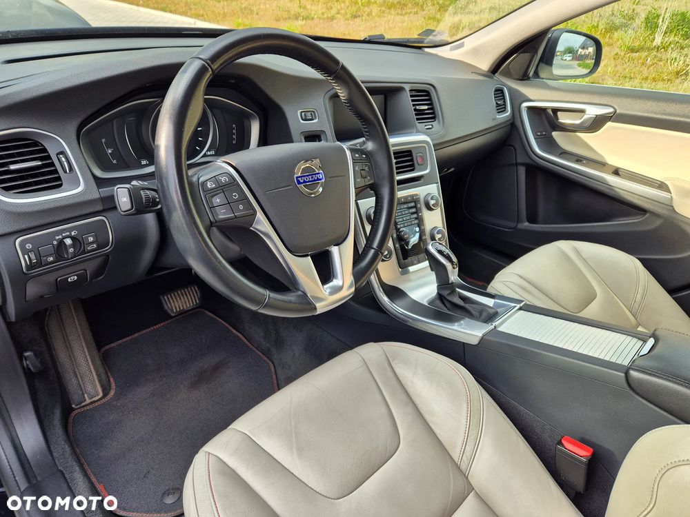 Volvo V60 D3 Drive-E Ocean Race - 17