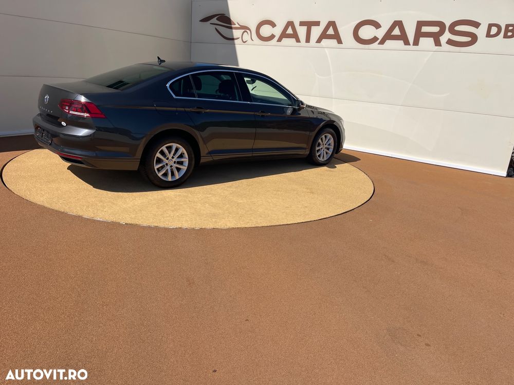 Volkswagen Passat - 16