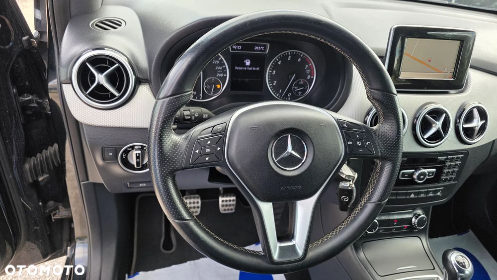 Mercedes-Benz Klasa B 180 BlueEFFICIENCY Edition 1 - 16