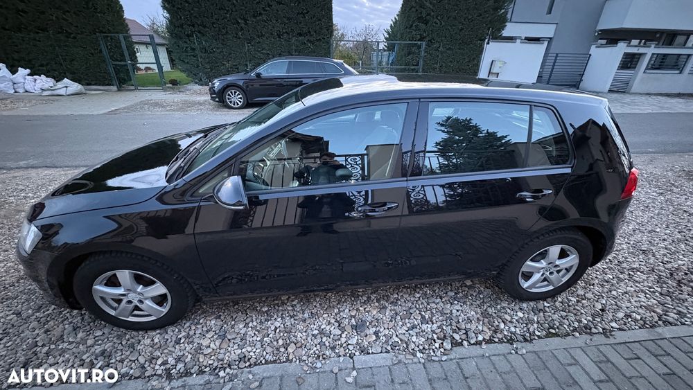 Volkswagen Golf - 10