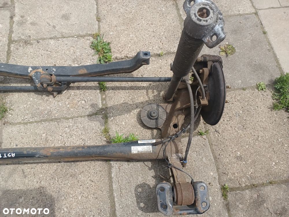 BELKA ZAWIESZENIA TYLNA ASTRA J - 2