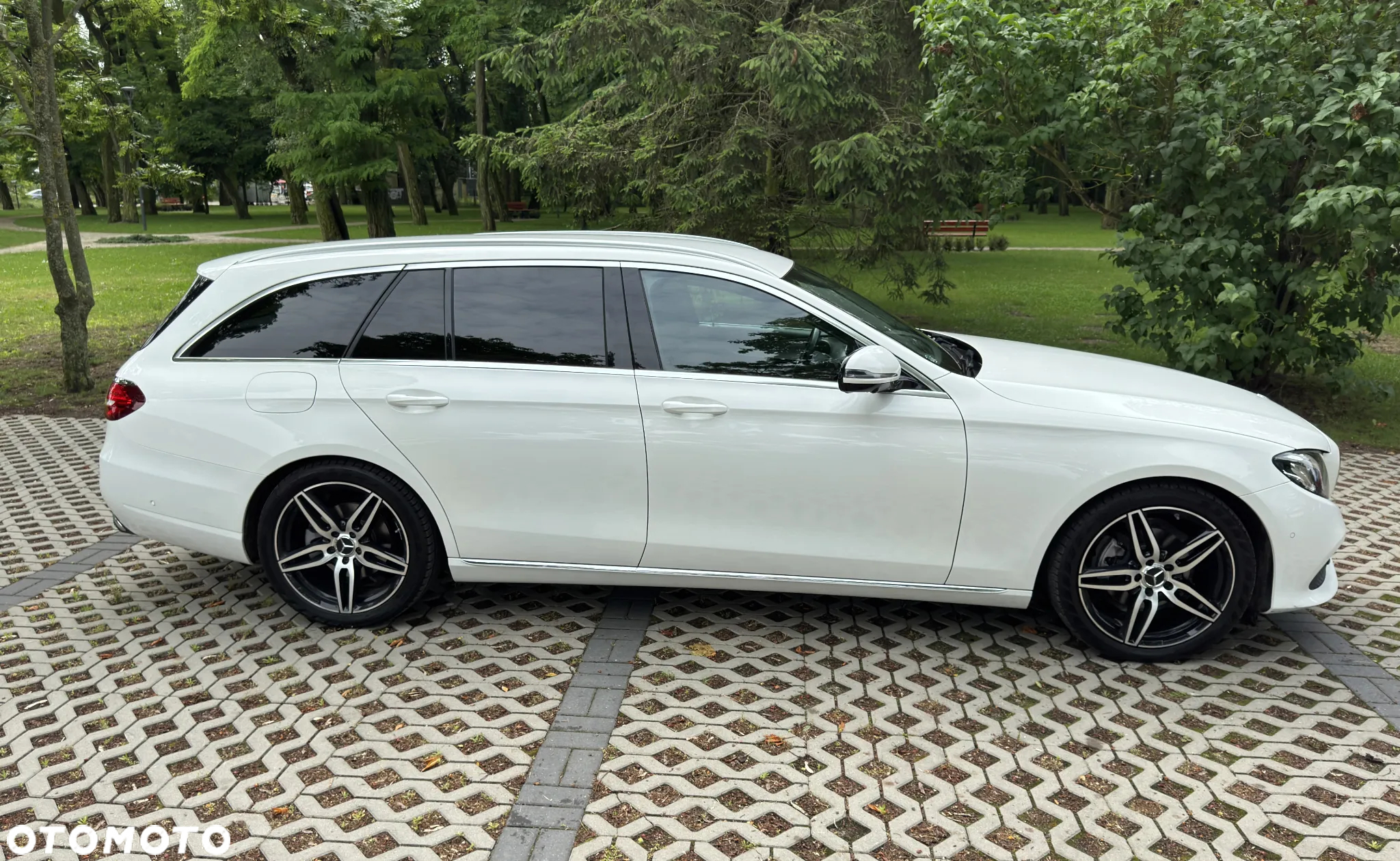 Mercedes-Benz Klasa E 220 d T 9G-TRONIC Avantgarde - 5