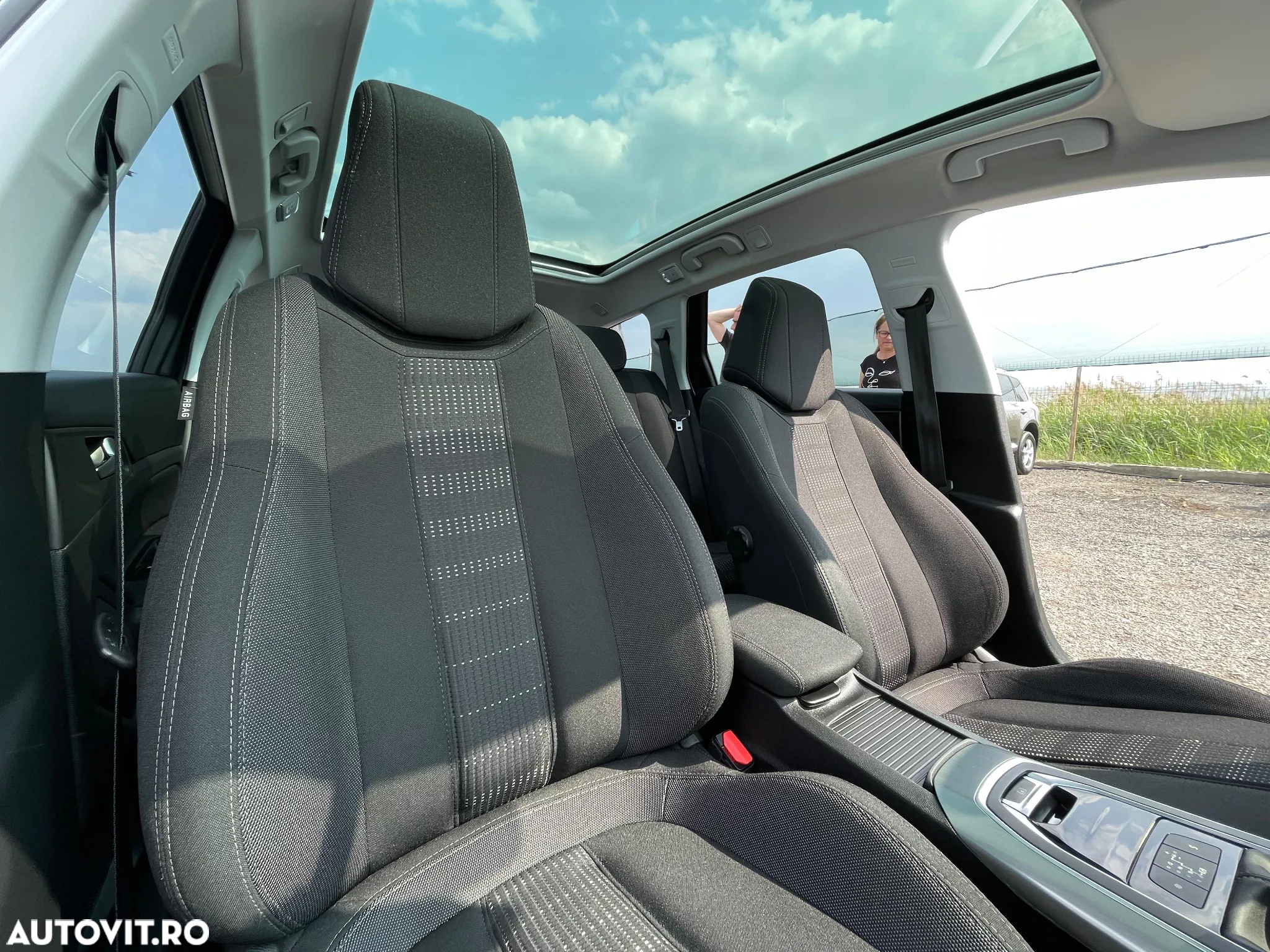 Peugeot 308 SW 1.2 L PureTech Turbo Allure Aut. - 32