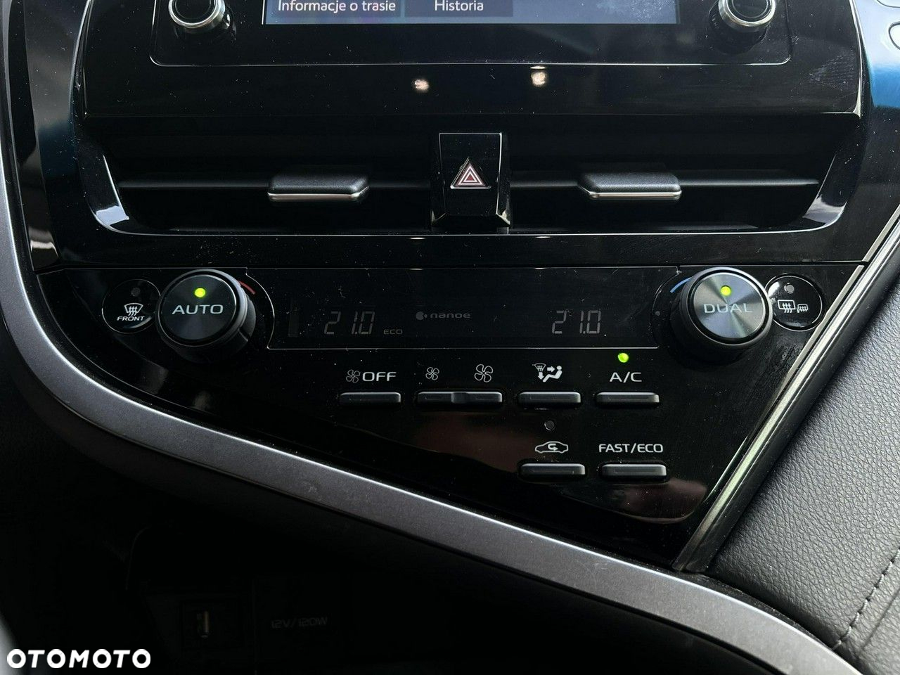Toyota Camry - 18