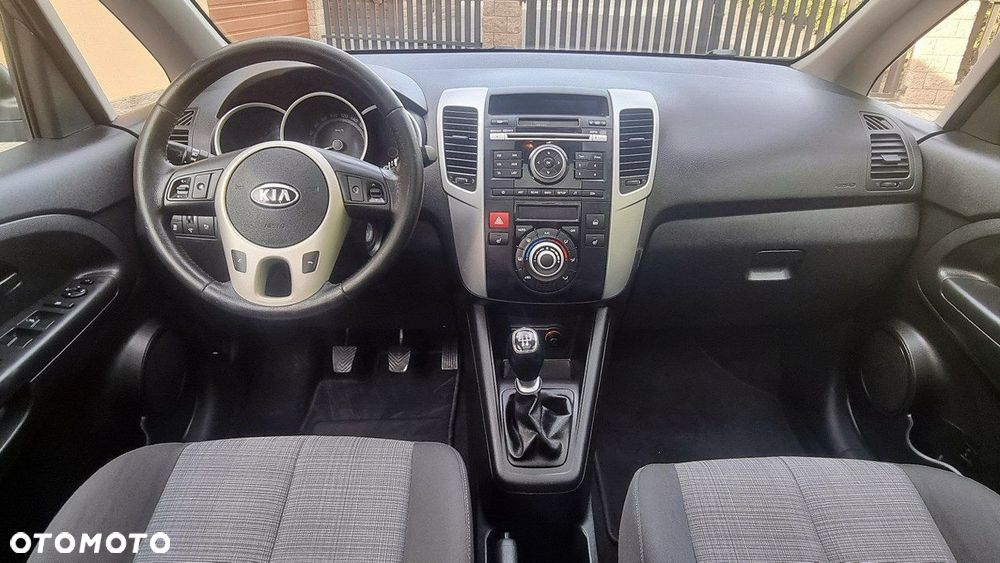 Kia Venga - 13