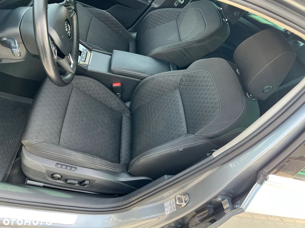 Skoda Superb 2.0 TDI Style DSG - 10