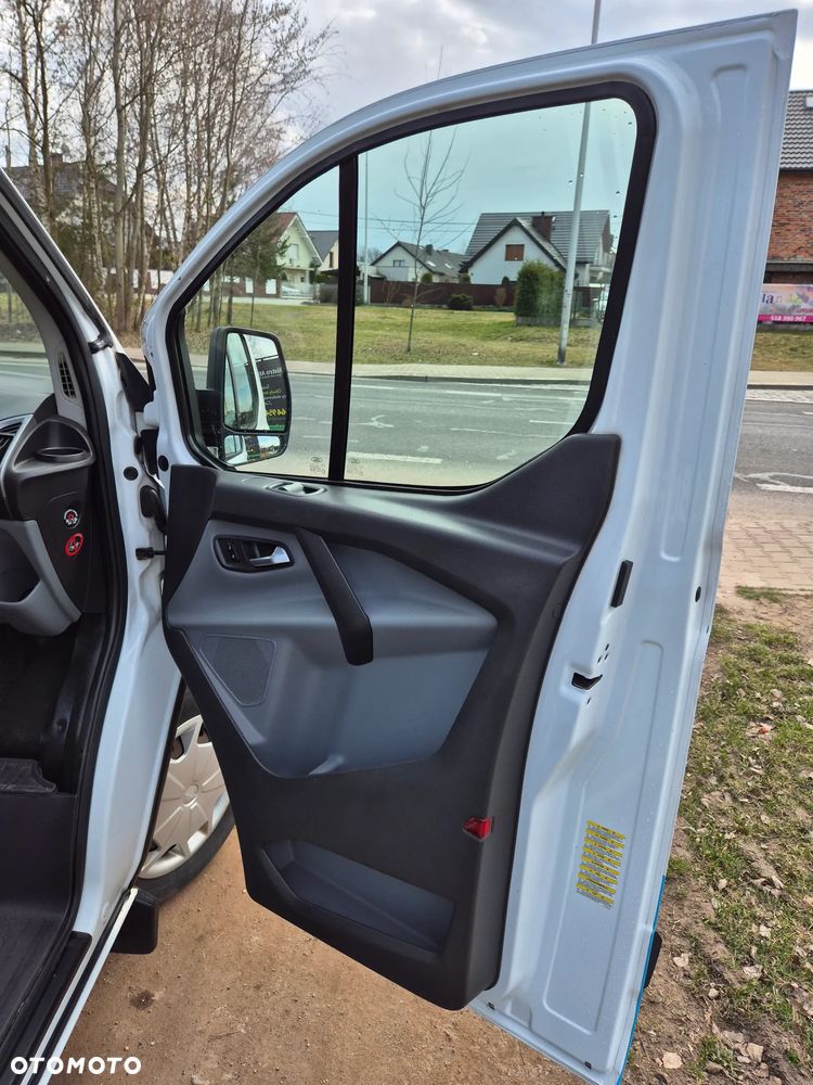 Ford TRANSIT CUSTOM - 15