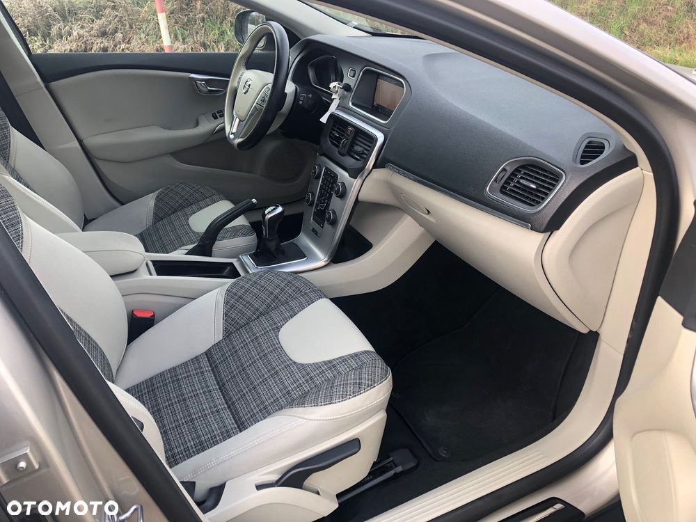 Volvo V40 Cross Country D2 Drive-E Summum - 10