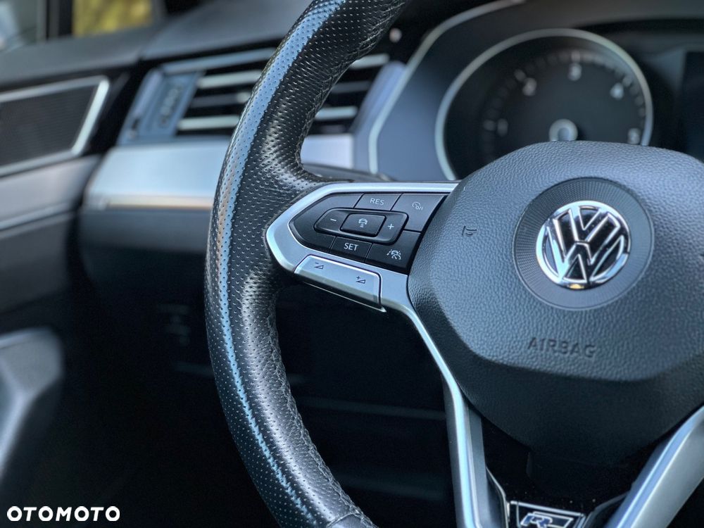 Volkswagen Passat - 14