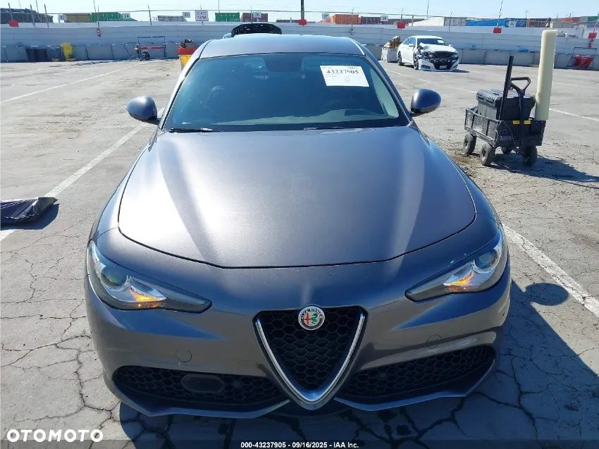 Alfa Romeo Giulia - 2