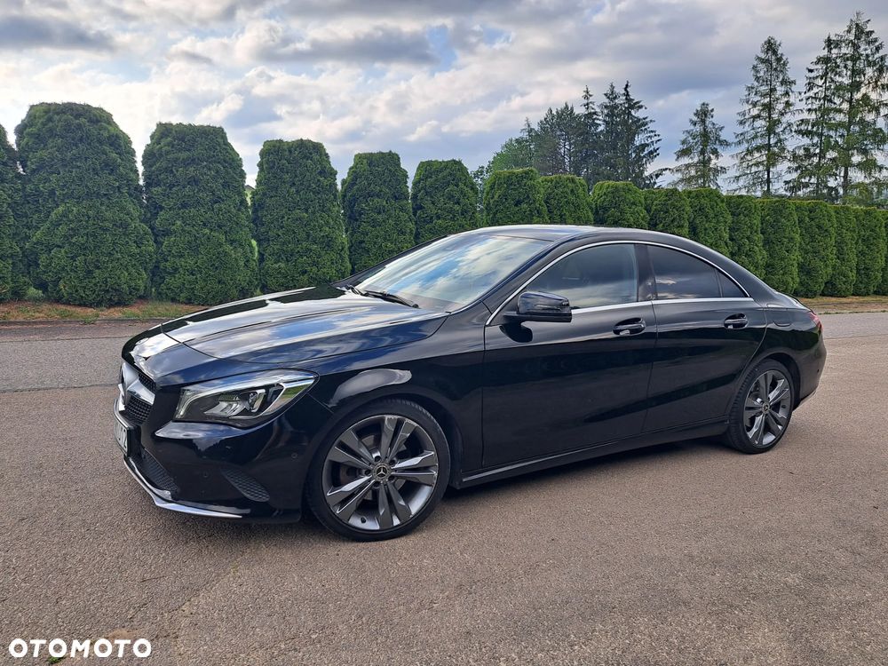 Mercedes-Benz CLA 180 7G-DCT Urban - 17