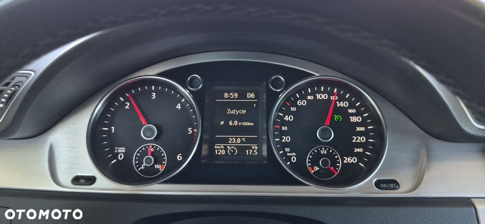 Volkswagen Passat 2.0 TDI Highline DSG - 17