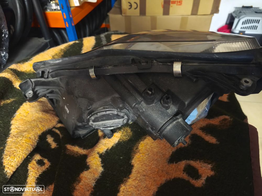 Farol direito bi-xenon direcional CLS W219 - 5