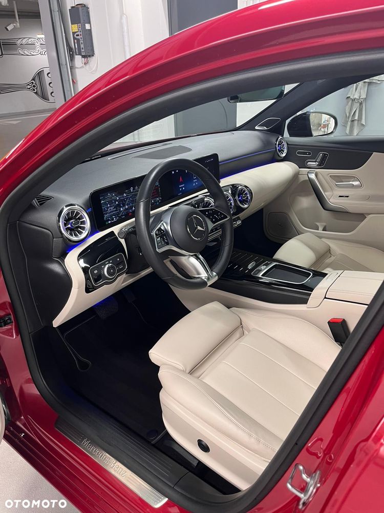 Mercedes-Benz Klasa A 220 4-Matic Progressive 7G-DCT - 16