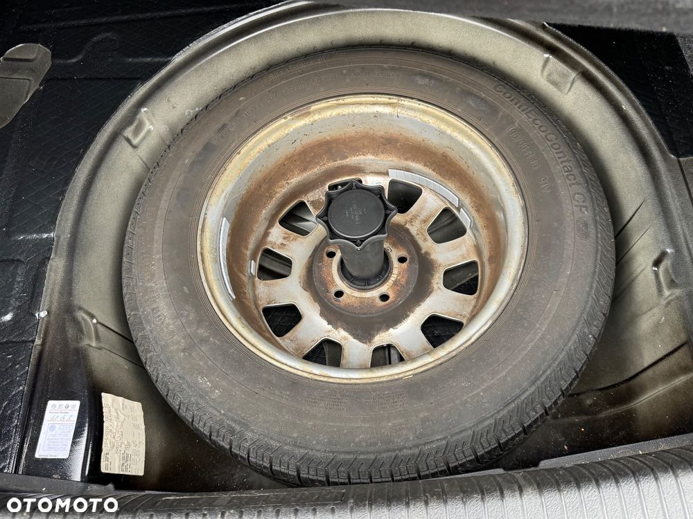 Volkswagen Passat 1.6 - 10