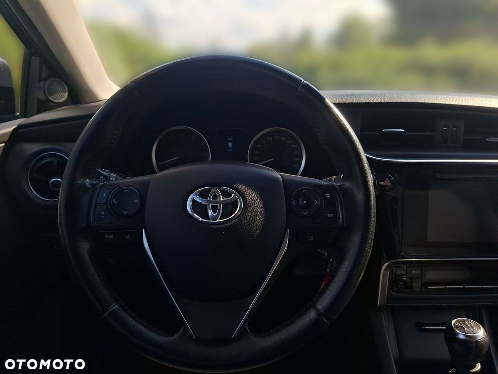 Toyota Corolla - 16