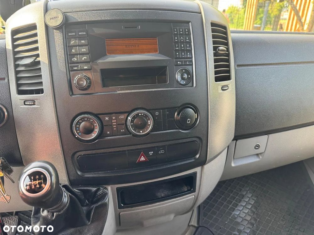 Mercedes-Benz Sprinter - 20
