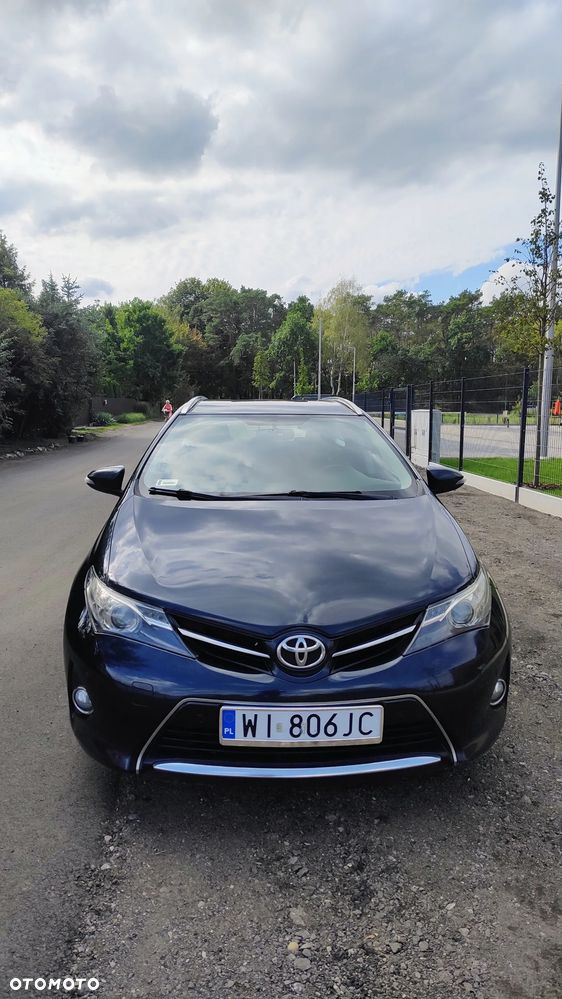 Toyota Auris 1.4 D-4D Premium Comfort - 1
