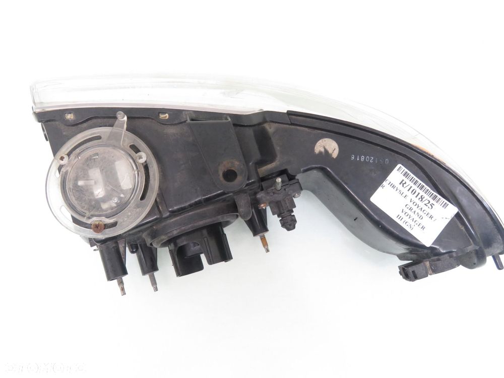 LAMPA PRAWA PRZEDNIA CHRYSLER  VOYAGER III (GS) - 7