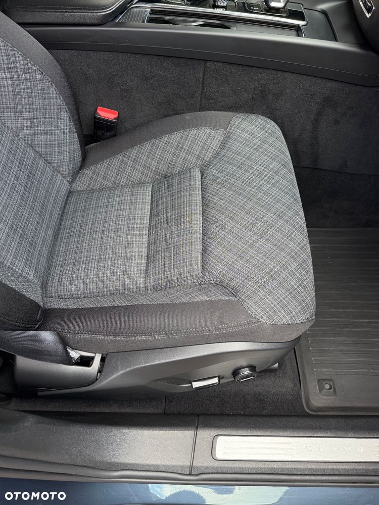 Volvo XC 60 B4 D Geartronic Momentum Pro - 23