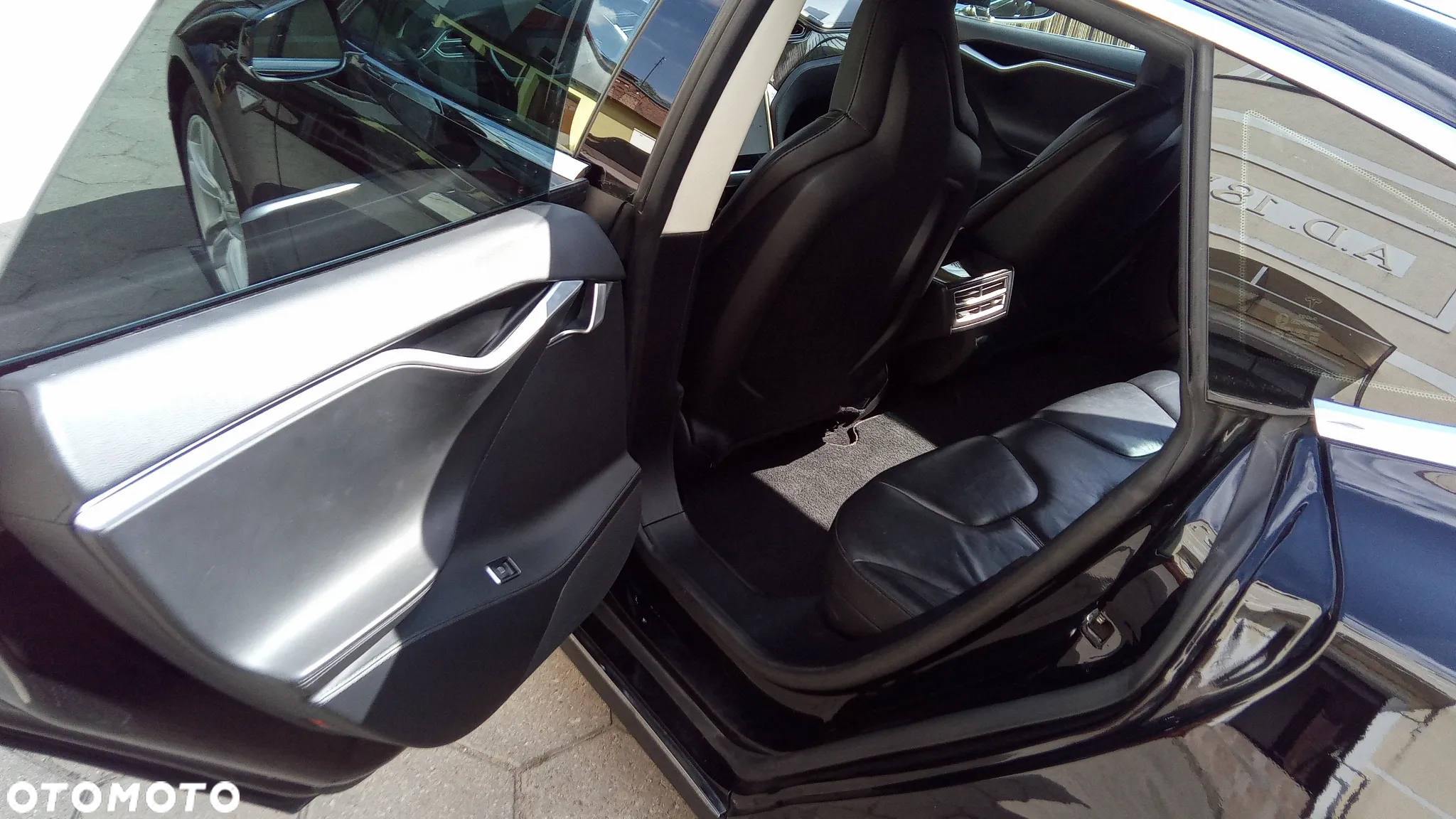 Tesla Model S Standard - 27